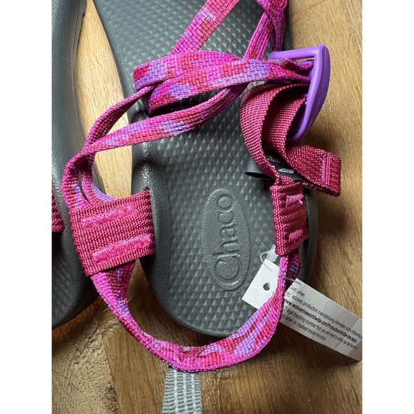 Chaco women's/kids Size 6 pink‎ strappy hiking outdoor sandals - Picture 2 of 5